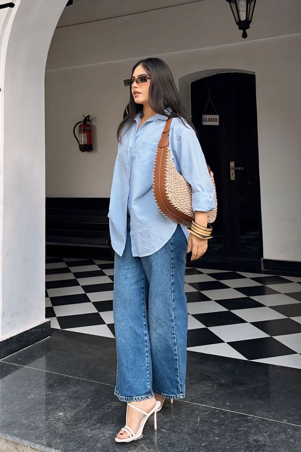 how to style oversized shirt with wide-leg jeans