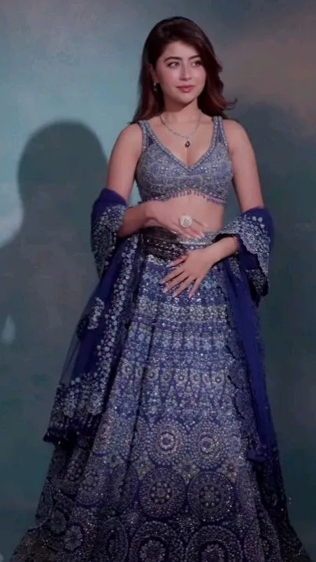 bollywood day outfit female