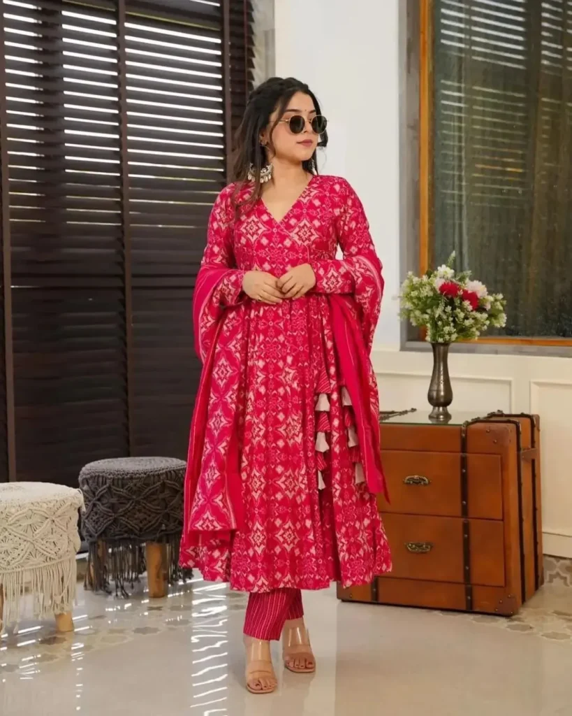 navratri dress for women on rent